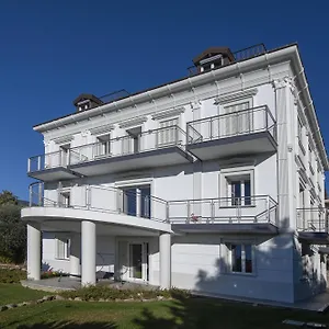  Hébergement de vacances La Lincolnia - With Garden And Seaview - Happy